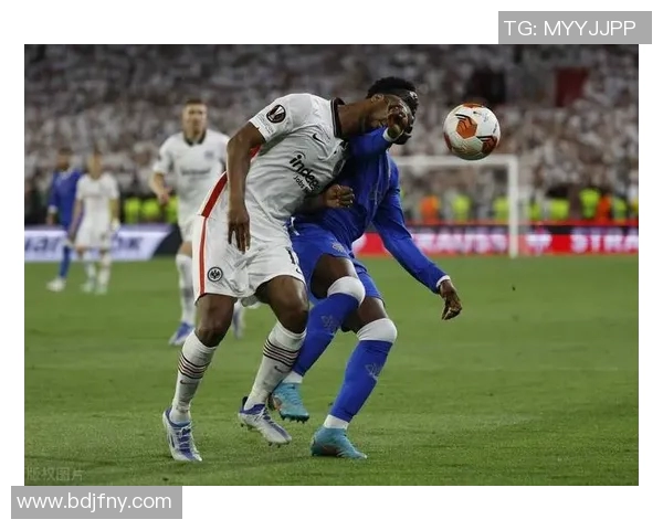 独家解析成都足球队团队协作的优势与不足对比分析