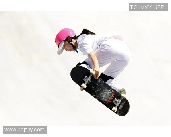 杨敏回顾滑板人生:从初学者到行业先锋的成长之路 杨敏回顾滑板人生:从初学者到行业先锋的成长之路